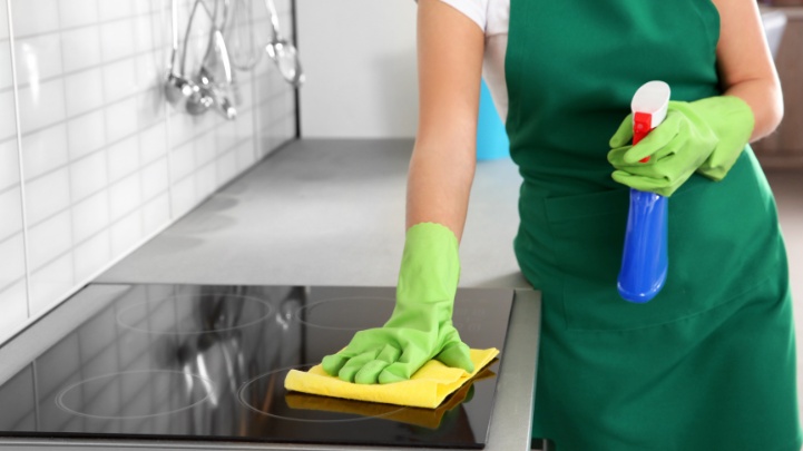 What is included in an end-of-tenancy cleaning service